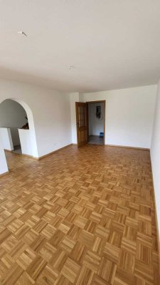 Erstbezug nach Sanierung mit Balkon: freundliche 3-Zimmer-Wohnung in Leimen
