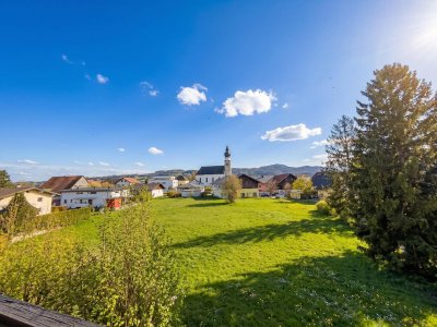 Sonnige 4-Zimmer-Dachgeschoss-Wohnung mit Potential in ruhiger Wohnlage von Eugendorf