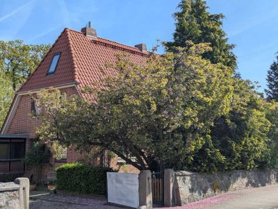 Auf dem Land zuhause: Saniertes Wohnen mit viel Platz für die große Familie
