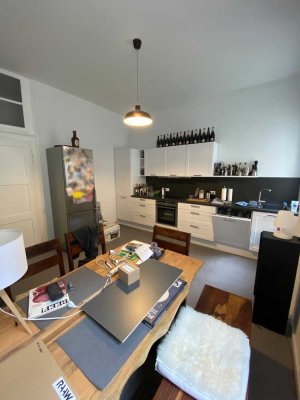 Chice, kernsanierte Altbauwohnung in herrschaftlichem saniertem Wohnhaus!