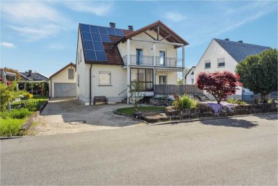 Modernisiertes Ankommen und Wohlfühlen – Freistehendes Familienidyll mit Doppelgarage und PV-Anlage
