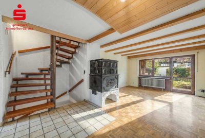 ERBBAURECHT: Renovierungsbedürftiges Reihenmittelhaus in familienfreundlicher Lage