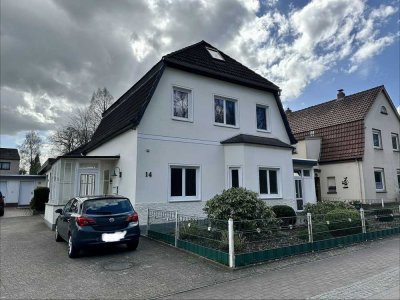 Schöne EG-Altbauwohnung, 3-Zimmer, Einbauküche, von Privat in Delmenhorst Deichhorst