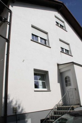 DoppelhauTop-Doppelhaushälfte mit großer Werkstatt, ideal für Handwerker!