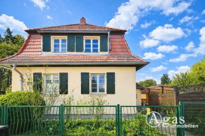Sofort bezugsfrei! Denkmalgeschütztes Reihenendhaus mit Garten in Berlin Buch