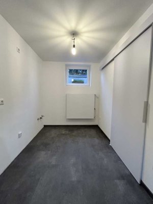 Sanierte Souterrain Wohnung mit eigenem Eingang