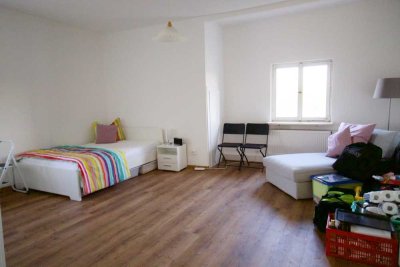 28qm Zimmer mit Ausblick (zentrumsnah & nahe Uni, Krankenhaus)
