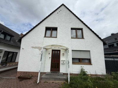 Großzügiges Haus mit Garten, Balkon und wohnlich nutzbarem Kellergeschoss