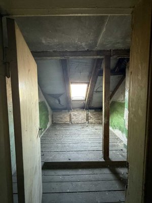 Attraktives Dachgeschoss mit Ausbaupotenzial nahe Gesundbrunnen