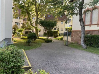 Stilvolle, gepflegte 2-Zimmer-Wohnung mit Balkon und Einbauküche in Mannheim