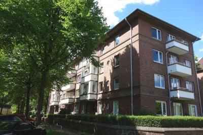 Schöne & sanierte 2. Zimmerwohnung mit Wohnküche, Balkon & EBK