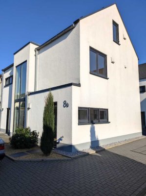 Neuwertiges Einfamilienhaus in schöner Wohnlage von Grundschöttel