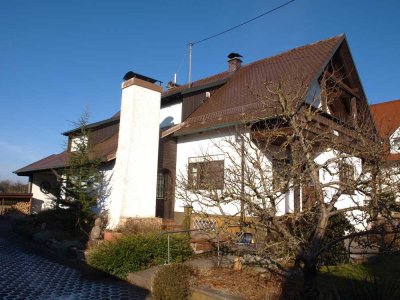 Landhausperle mit viel Platz und vielen Möglichkeiten! Wohnhaus mit zwei Wohneinheiten