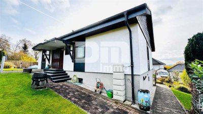 (R)eserviert!Schönes gepflegtes Einfamilienhaus mit großem Grundstück, Terrasse und Panoramablick