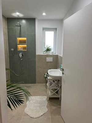 Neuwertige 4-Zi.-Wohnung in ruhiger Lage mit großem Garten