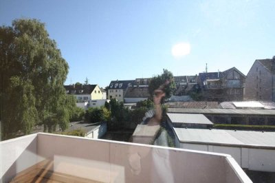 Schöne 3-Zimmer-DG-Whg (2.OG) mit Balkon!