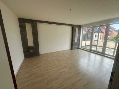 Schöne, helle DG-Wohnung in Kaufungen zu vermieten