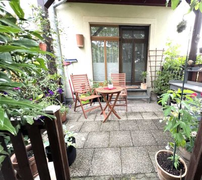 PROVISIONSFREI**Sonnige 3-Zimmer-Wohnung mit Terrasse in wunderschönem, denkmalgeschützten Ensemble