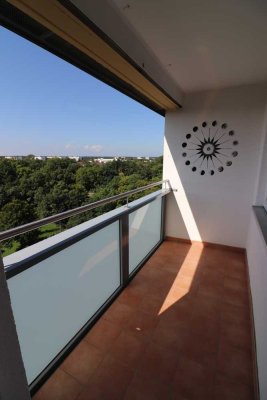 NEUER Preis und ganz oben: renovierte 3-Zi.-Süd-Wohnung mit Bergblick