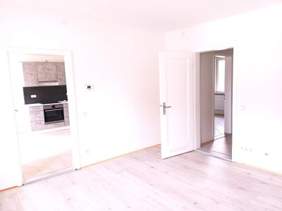 Helle 3 Zimmer Wohnung 96 qm mit Neue Einbauküche