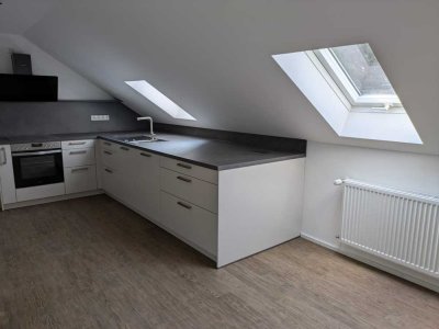 Attraktive und neuwertige 3-Raum-DG-Wohnung in Poppenricht