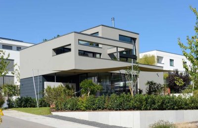Modernes Bauhaus in unverbaubarer Aussichtslage in Pfullingen – Energieeffizienzklasse A