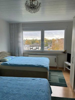 Stilvolle, modernisierte 3,5-Zimmer-Wohnung mit EBK in Baunatal
