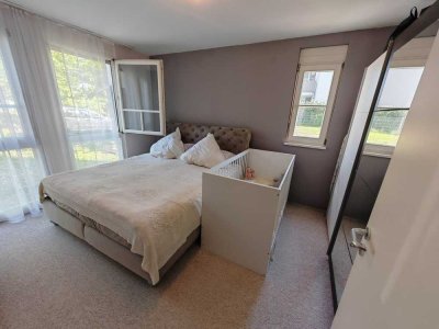 **Gartenanteil & Stellplätze: Souterrainwohnung mit 2-Zimmer, Schlafzimmer & Küche**