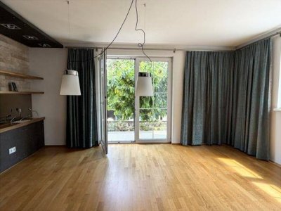 schön ausgestattete 3 Zimmerwohnung mit großer SW-Terrasse, Eigengarten und 2xTG-Platz in Ibk/Kranebitten