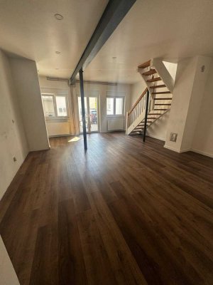 2-Raum-Wohnung mit Balkon in Hagenbach von Privat