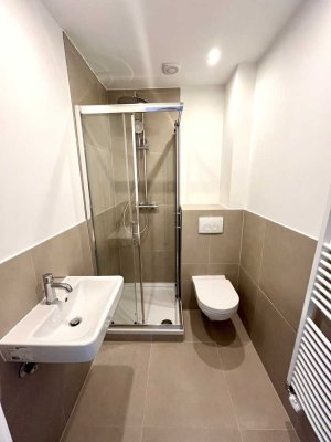 Erstbezug nach Sanierung: Elegante 1,5-Zimmer-Wohnung am Frankenplatz