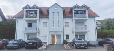 Attraktive und modernisierte 3-Raum-Erdgeschosswohnung mit Einbauküche in Kastel