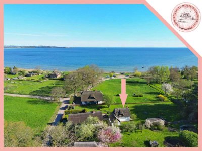 Reetgedecktes Idyll mit Weitblick – Zwei charmante Ferienhäuser mit traumhafter Aussicht!
