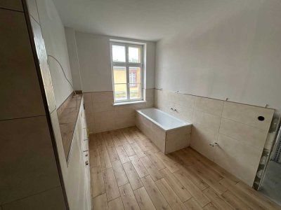 ERSTBEZUG ebenerdige 2,5 -Raumwohnung /Reihenhaus mit Fußbodenheizung Garten in Kirchmöser