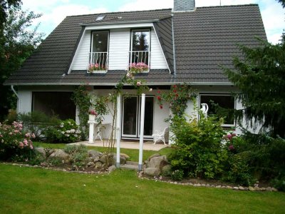 2-2,5 -EG- Terrassen-Wohnung mit lux. Innenausstattung  und Garten