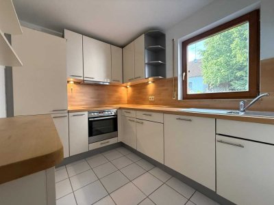 Komfortables Wohnen für jede Lebensphase - Helle Erdgeschosswohnung mit Loggia und Einbauküche