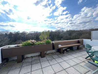 Aus 3 mach 4 / geräumige Terrassenwohnung mit Blick ins Grüne /Tiefgarage