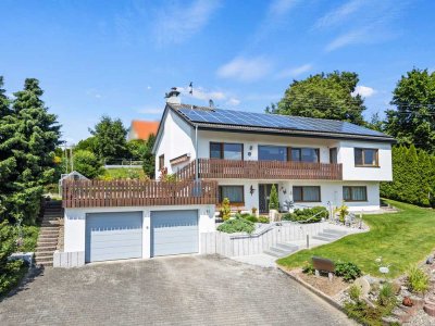 Großzügiges Einfamilienhaus mit PV-Anlage in ruhiger Aussichtstlage in der Gemeinde Schemmerhofen.