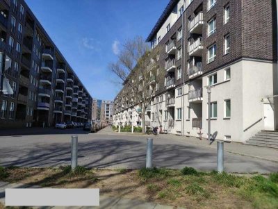 Gut geschnittene 2 Zimmer-Wohnung mit 2 Balkone, Tiefgaragenstellplatz, Einbauküche, ruhige Wohnlage