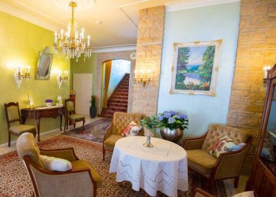 Provisionsfrei außergewöhnliche  Villa im Kurzentrum/Stadtzentrum mit großem Grundstück