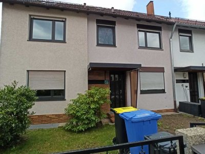 Großes, gepflegtes, ruhiges Reiheneckhaus mit Garage und Garten – perfekt zum Wohnen und Arbeiten