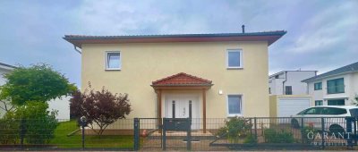 Raum für Generationen - Großzügiges Einfamilienhaus mit Einliegerwohnung im Obergeschoss