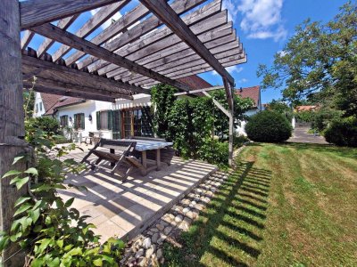 Moderner Vierkanthof mit Pool Sofortbezug - in prominenter Lage