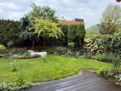 Modernes Wohnen mit herrlichem Eigengarten! Liebevoll sanierte 2 Zimmer Wohnung mit Straßenbahnanbindung