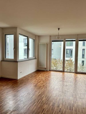 Stilvolles Wohnen am Bismarckviertel: Modernes 3-Zimmer-Juwel mit Terrasse & Pendler-Plus