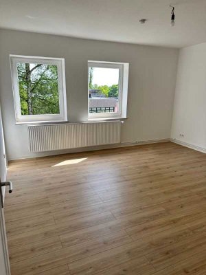 Helle, sanierte 2-Zimmer Wohnung ab dem 16.06.2025 zu vermieten