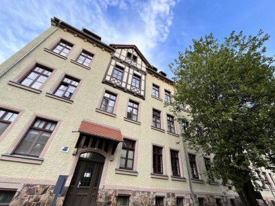 Charmante 2-Raum-Wohnung – neue Premium-Küche, Balkon zum Innenhof, Stellplatz