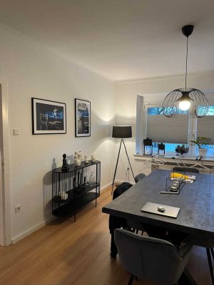 Geschmackvolle 2-Raum-Wohnung mit gehobener Innenausstattung mit EBK in Düsseldorf