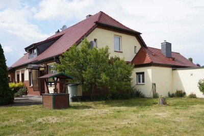 * Großzügige Immobilie mit viel Potenzial * - DHH + Nebengebäude + Bauland in Königsborn