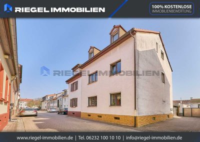 Sie hier? Wir auch! Zweifamilienhaus mit 3 Wohneinheiten und Garage in sehr beliebter Wohnlage